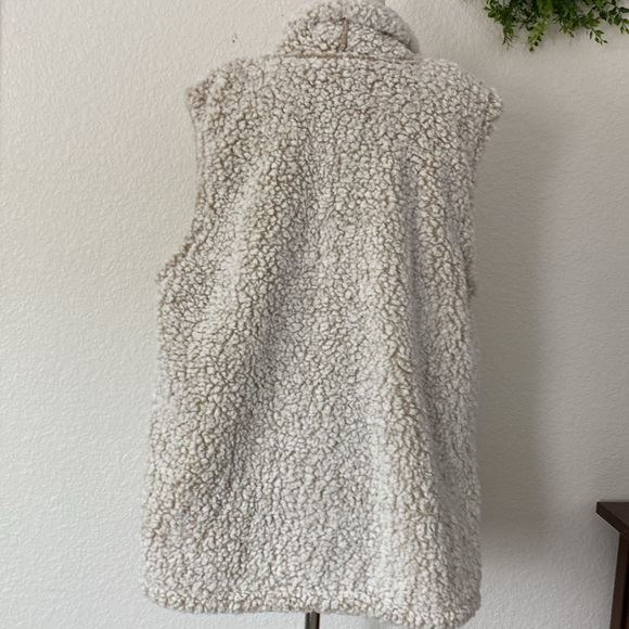Eddie Bauer Cream Sherpa Open Vest Size Large - Picture 2 of 8